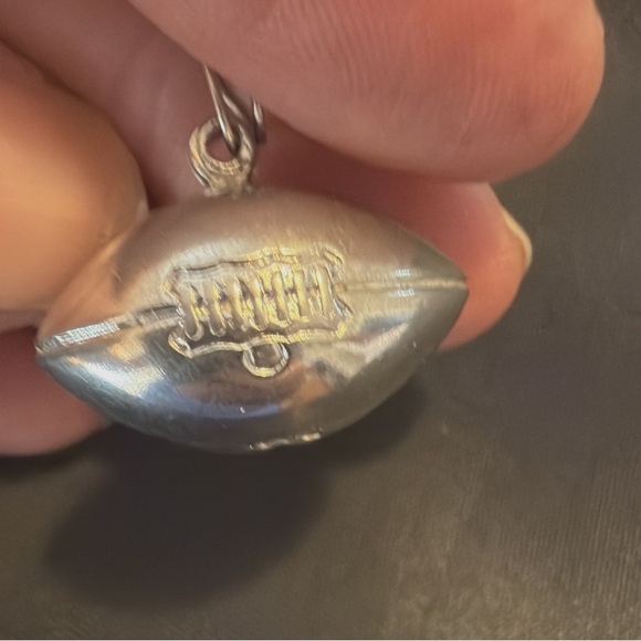 Elko vintage Silver Chain Necklace with Football Pendant - Picture 3 of 3